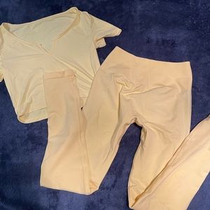 Alphalete amplify leggings (S) and shirt (XS) color is lemonade